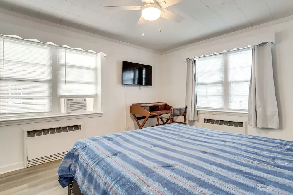Waterfront Gem < 1 Mi to Dtwn Cambridge!