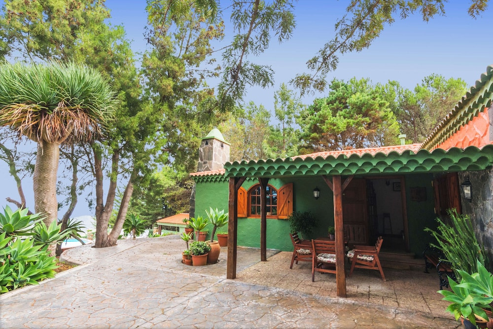 Casa Vacacional con Piscina en Caideros