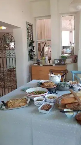 אירוח פינת חן - מתחם אירוח מושלם עם בריכה משותפת