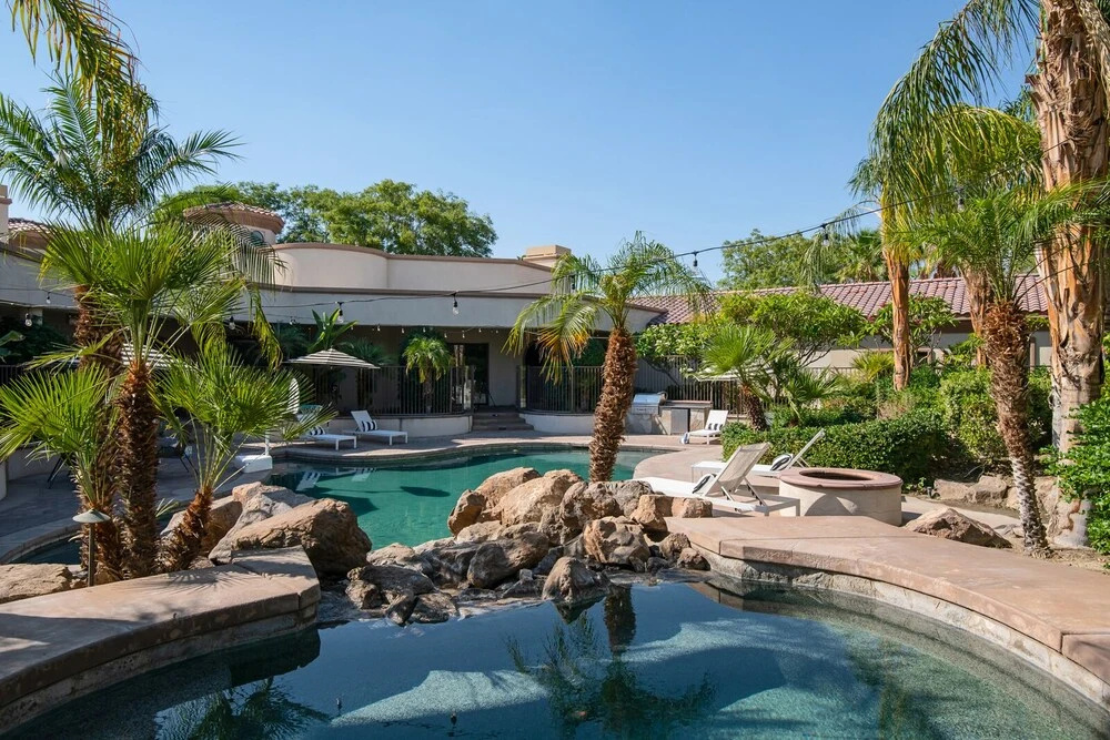 Villa Verbena by AvantStay Expansive Estate w B-ball Court PoolSpa Entertainers Yard