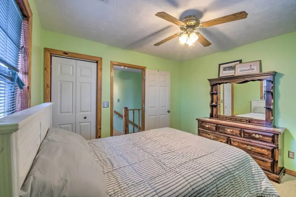 Lake House w/ Hot Tub + Fire Pit - 1 Mi to Marina!