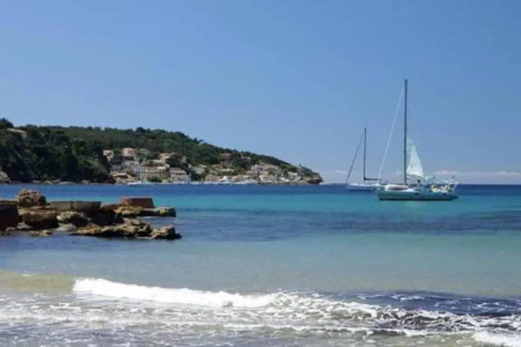 Appartement T2 Rez de villa proche bord de mer