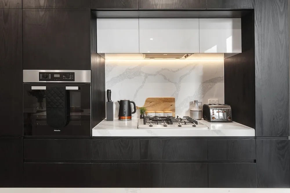 Harvard Apartments by Ready Set Host