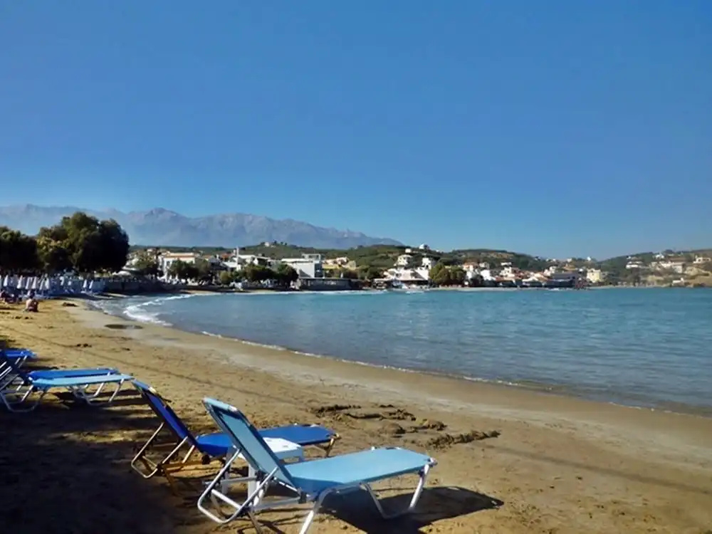 House and studio annexed - Ideal large families- Small village,close beaches