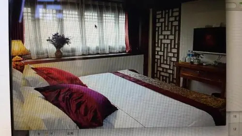 Lijiang Xianshe House