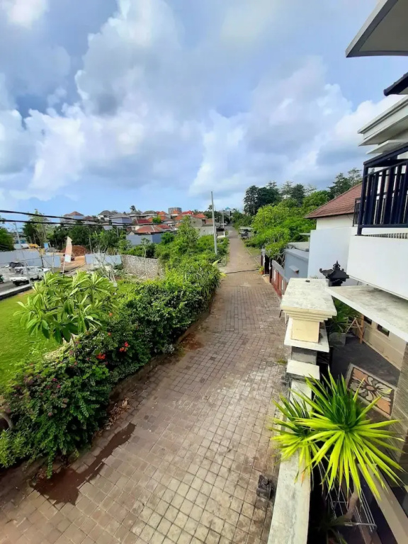 Safe House Bed and Breakfast - Hostel - Adults Ony