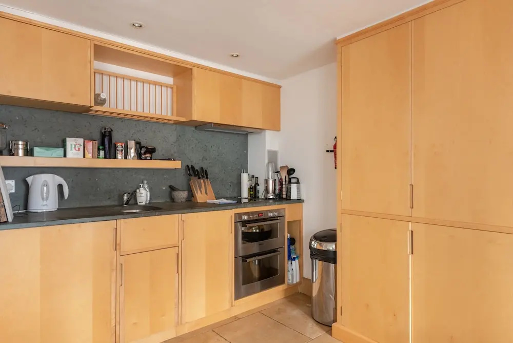 Perfectly Placed Central London Flat for 2