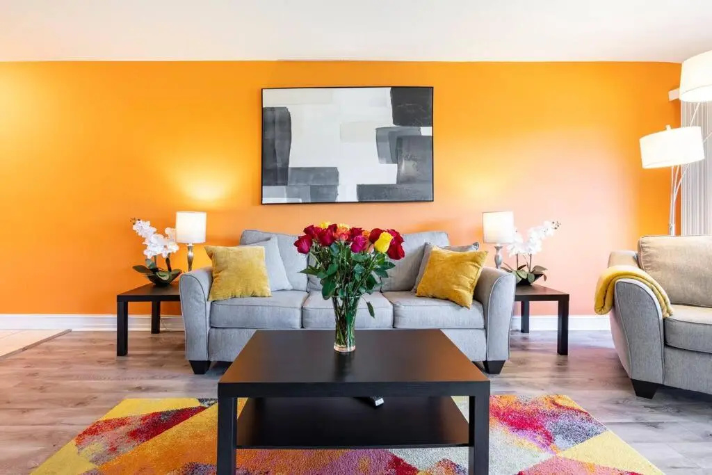 Shine and bright apartment with lake view