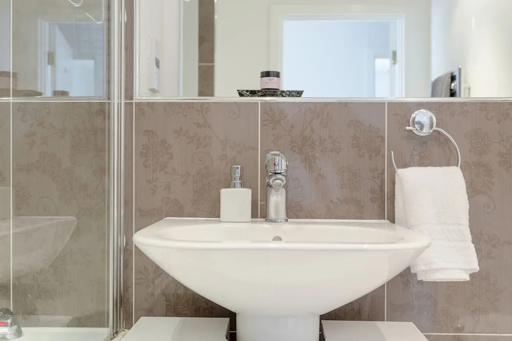 Modern 1 Bedroom Apartment With Stunning London Views