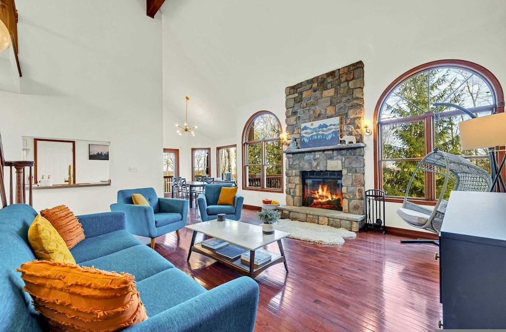 Spa Retreat With Hot Tub Sauna and Game Rooms