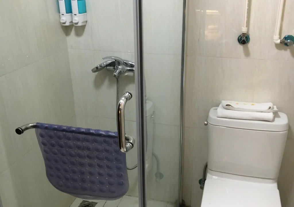 Yi Long International Apartment