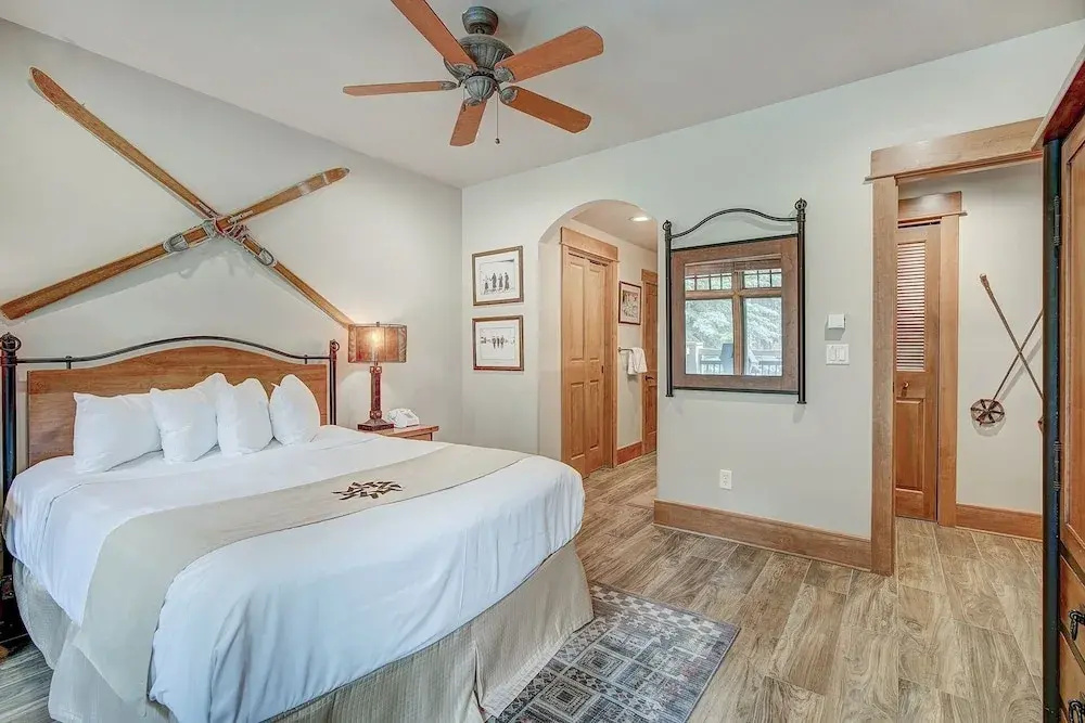 Luxury 1-Bedroom Ski-In Out Condo with Slopeside Heated Pool, No cleaning Fee 1 Condo by RedAwning