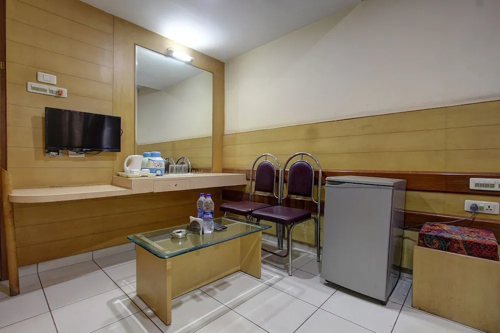 SPOT ON 40409 Hotel Rajsangam International