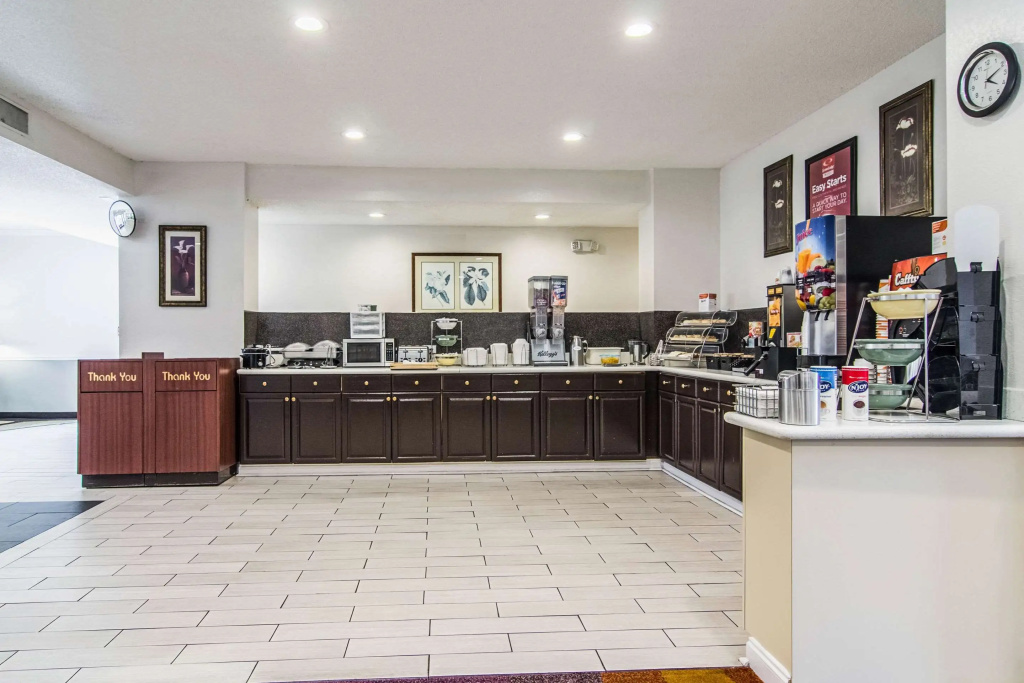 Econo Lodge Darien
