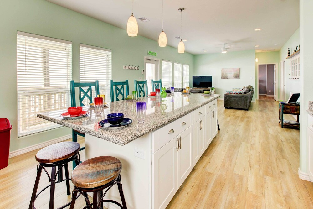 Gilchrist 'EZ Street Beach House' w/ Gulf Access!
