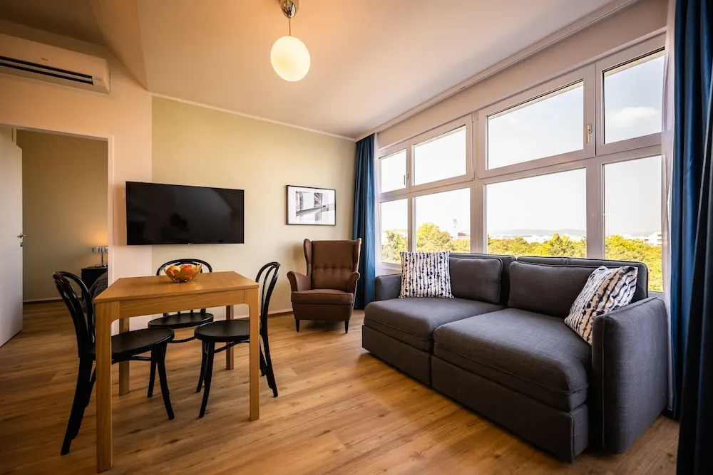 Jimmys Apartments 10