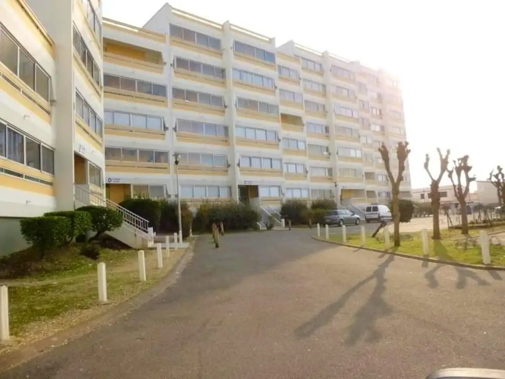 Apartment With one Bedroom in Saint-hilaire-de-riez, With Wonderful sea View and Furnished Balcony - 500 m From the Beach