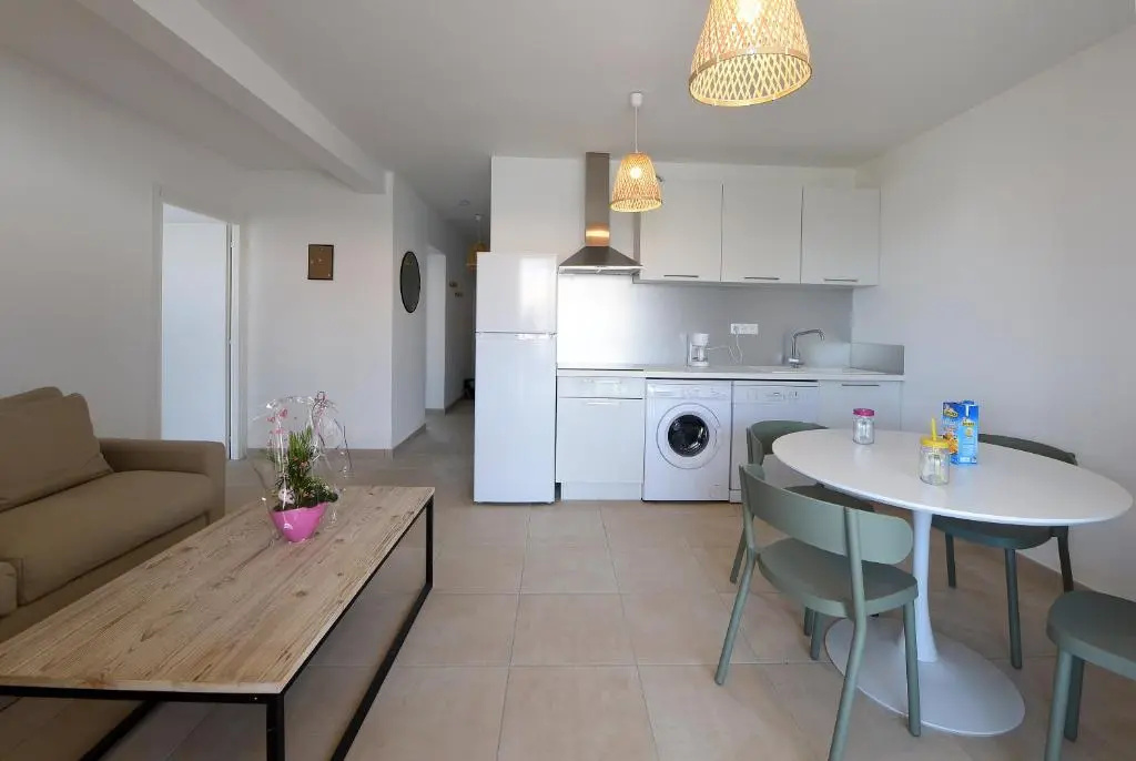 Residence Marina di Bravone - appartement 8 personnes RDC N3-4