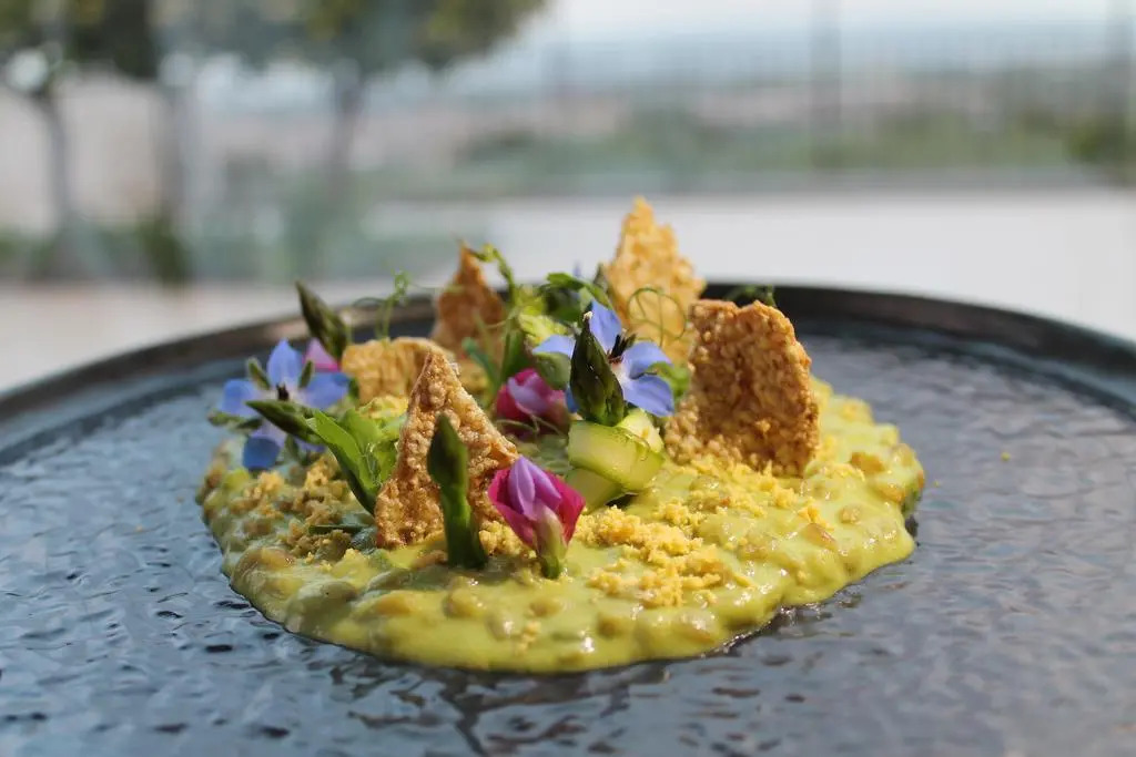 Talè Restaurant & Suite