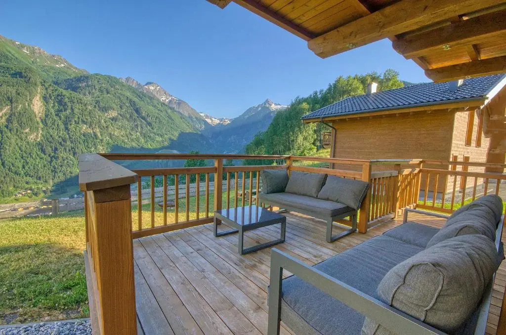 Ski-in Ski-out Chalet Maiskogel 17C - by Alpen Apartments