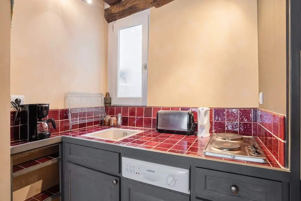 Latin Quarter - Pantheon Studio