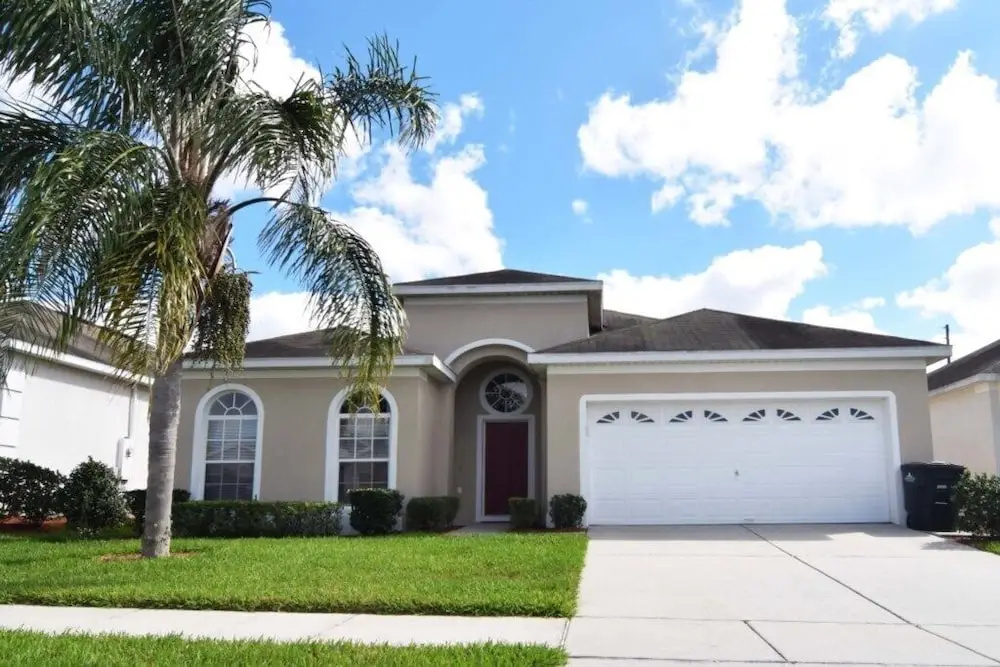 Windsor Palms Beautiful Pool Home Only 2.5 Miles f