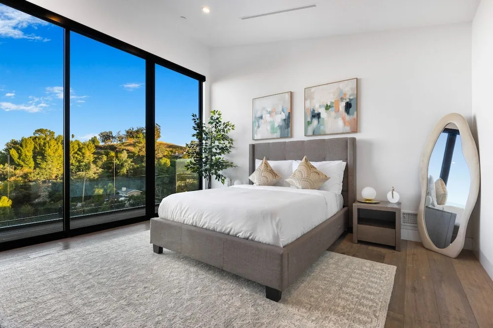 Skyline Luxury Haven