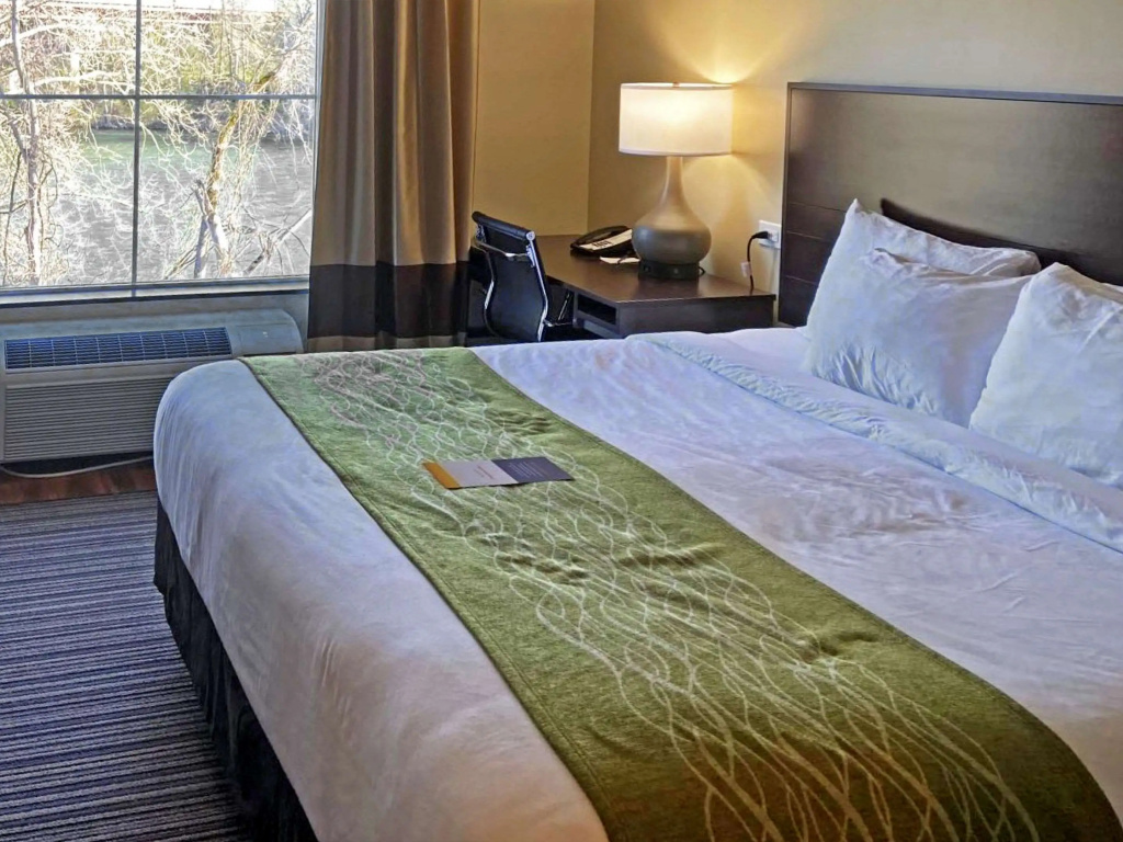 Comfort Inn Connellsville Riverview
