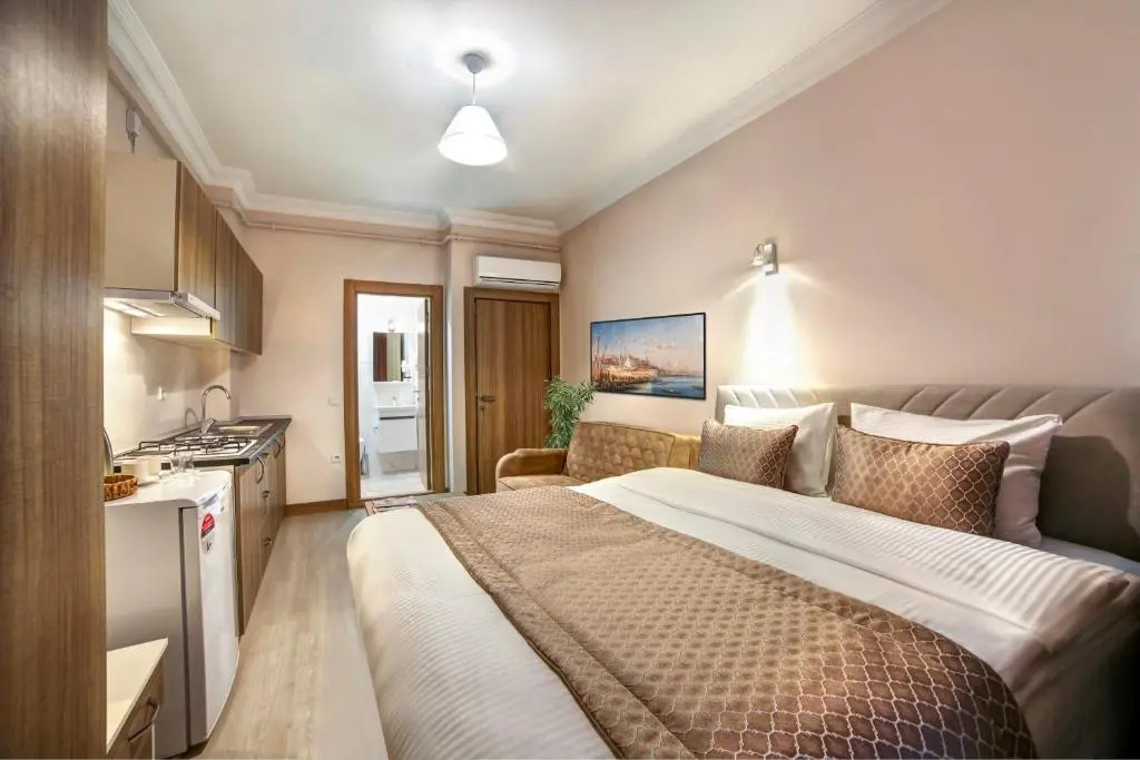SEVEN ROSES APART HOTEL