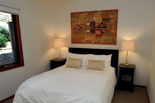 Hilltop Lodge Bed And Breakfast