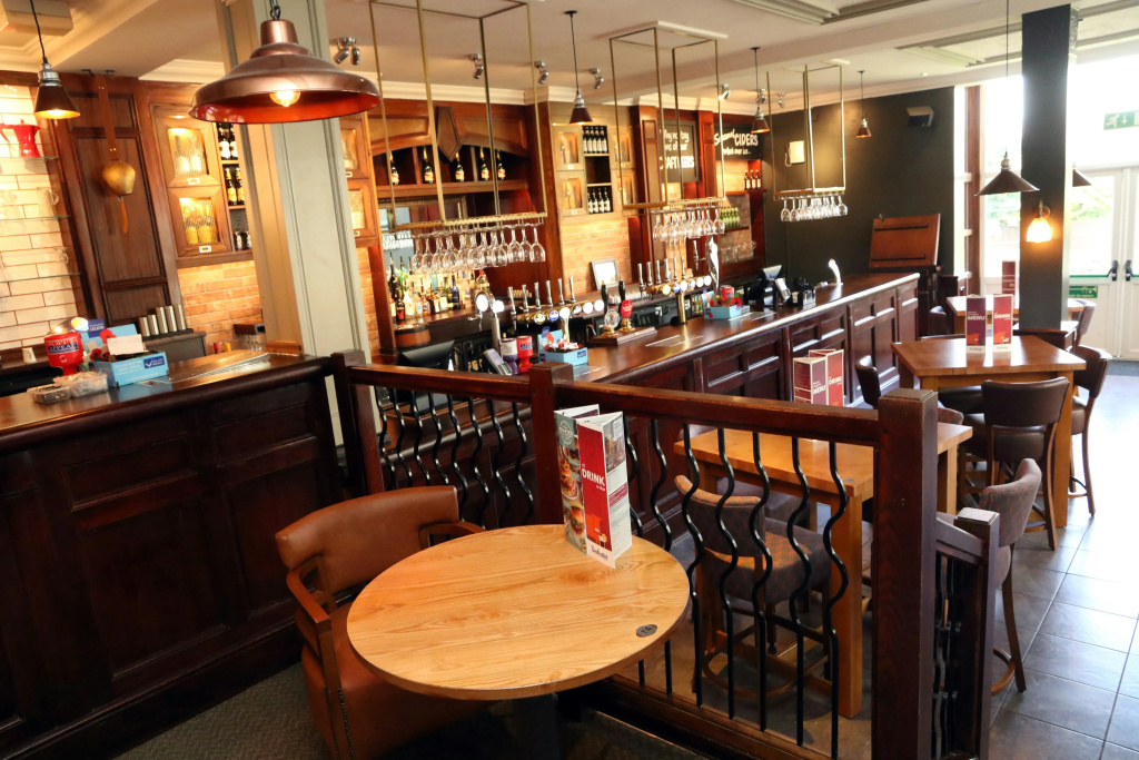 Premier Inn Croydon South (A212)