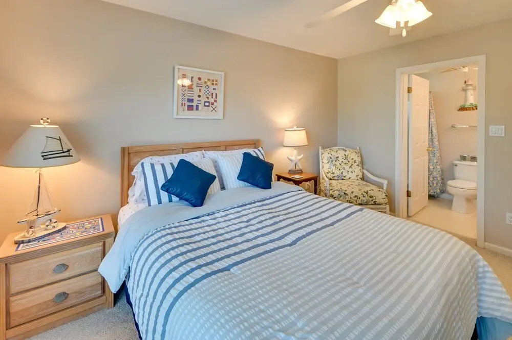 Walk to Ocean: Family Home in Surfside Beach