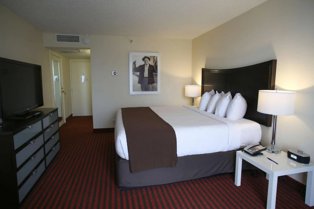 The Governor, a Coast Hotel