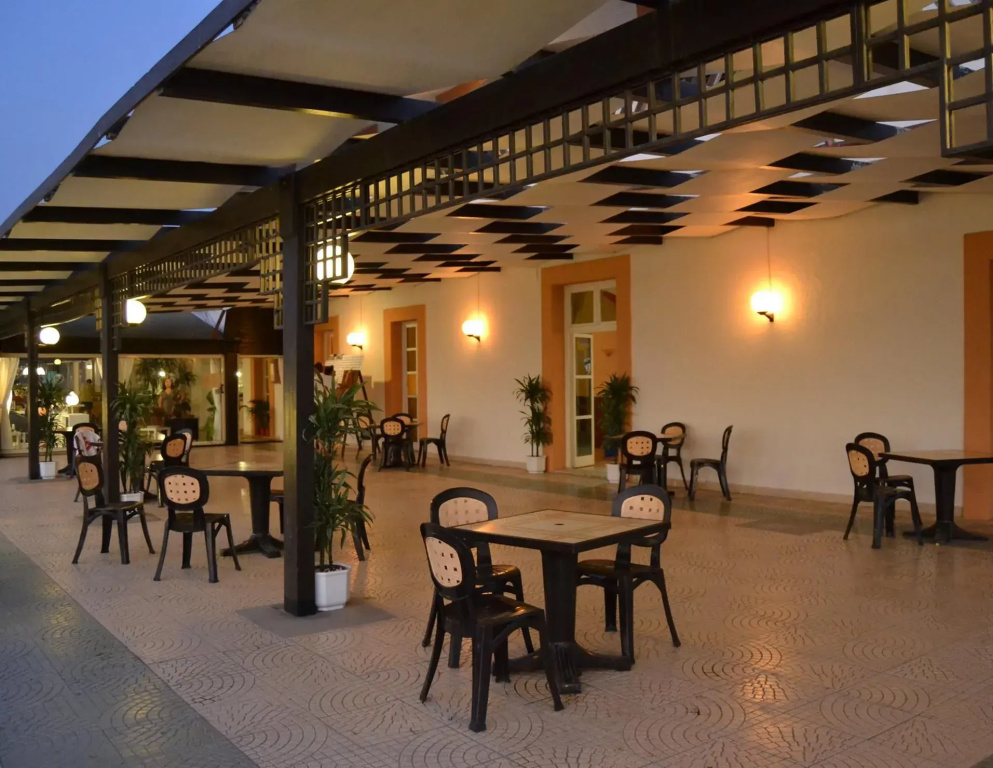 Kamarina Resort