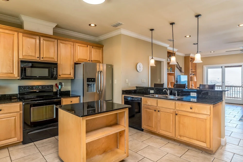 Keywester - Beachfront! Pet Friendly! Sit On The Back Deck And Listen To The Waves Crash. 4 Bedroom Home by RedAwning