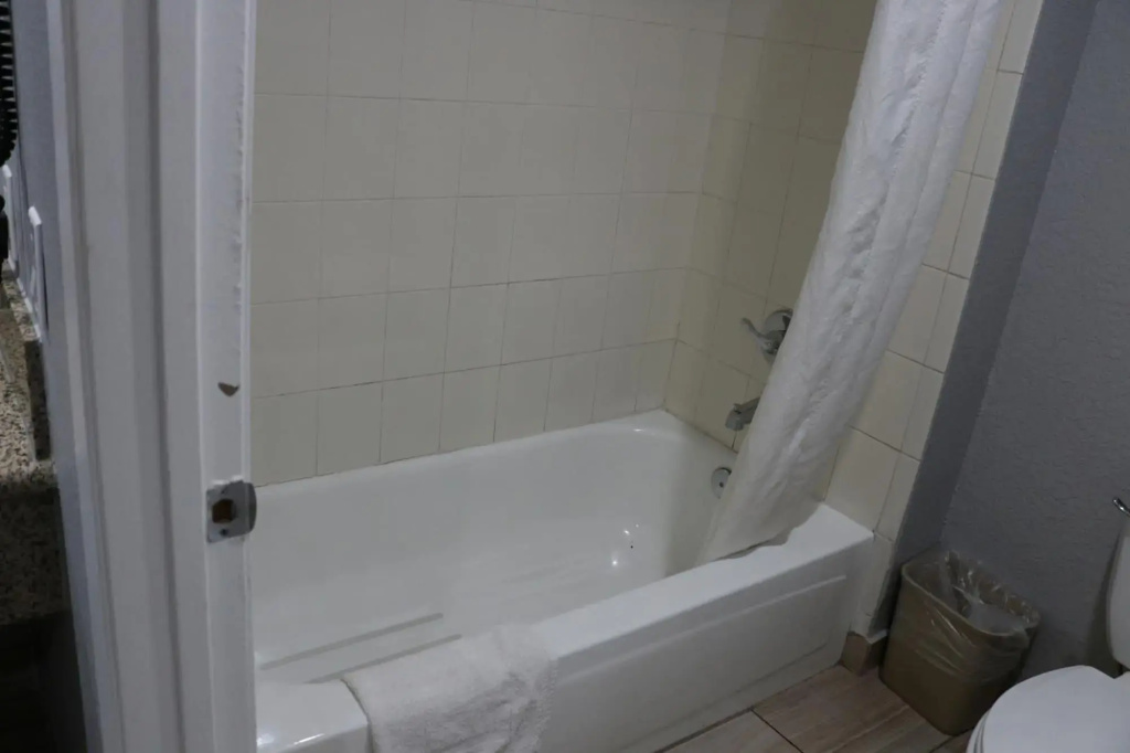 Grand Park Inn