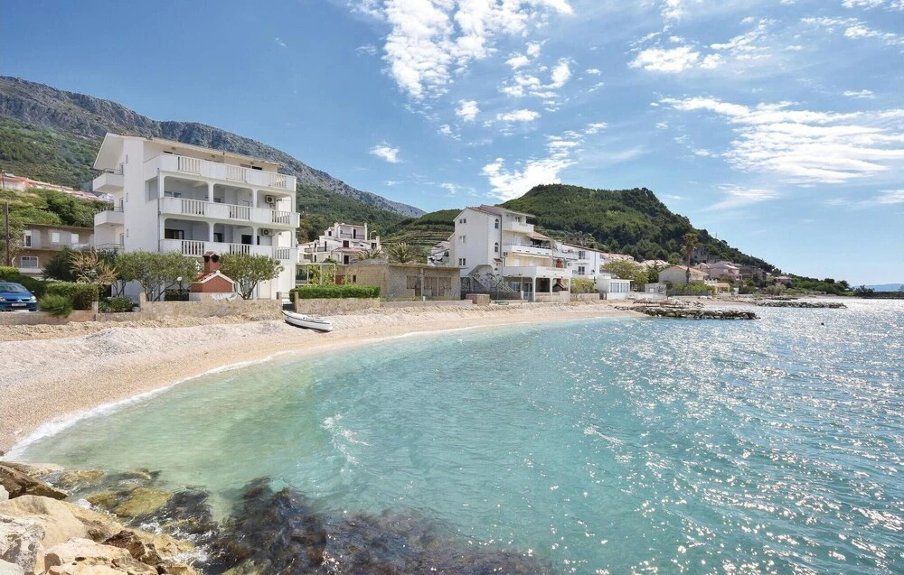 Amazing Home in Podstrana With Wifi and 2 Bedrooms