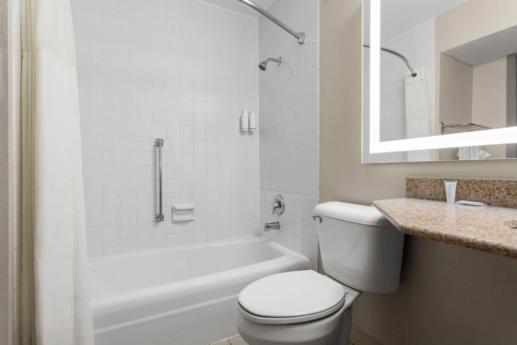 Days Inn and Suites by Wyndham Hammond, IN