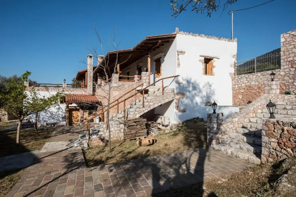 ARADENA TRADITIONAL House 3