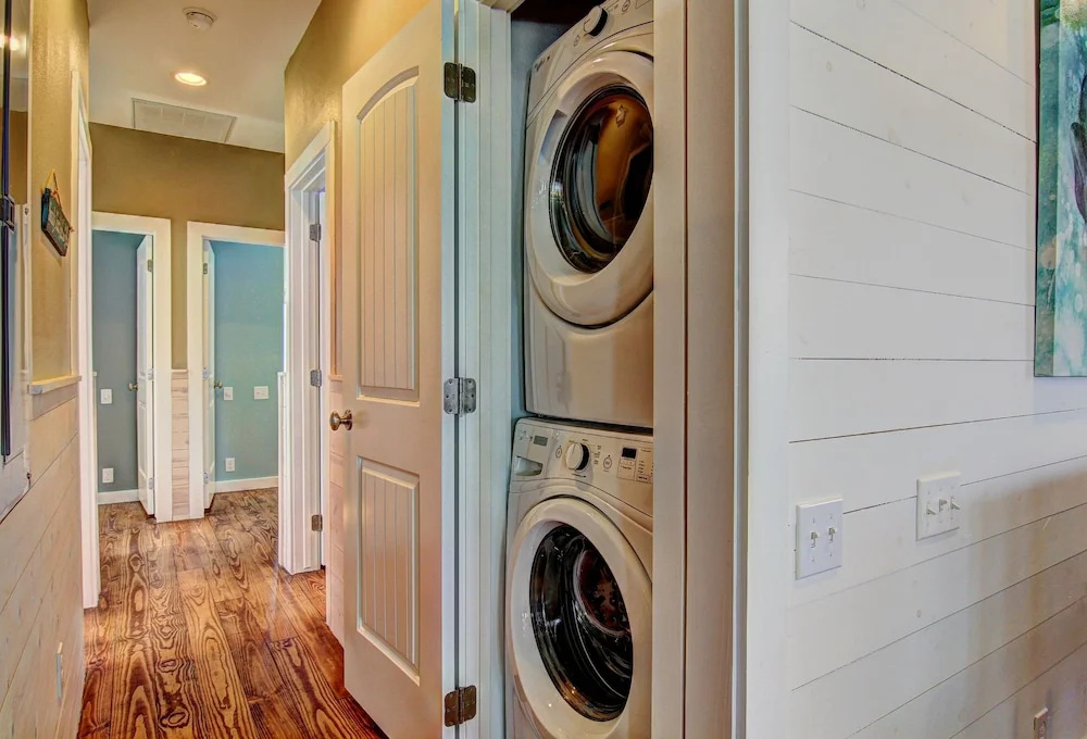 Feelin' Nauti - Four Bedroom Townhome