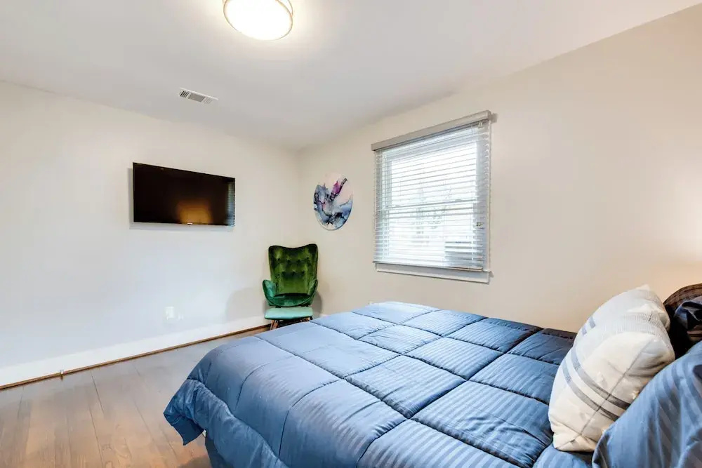 6 Mi to Mercedes-Benz! Pet-Friendly Yard in ATL