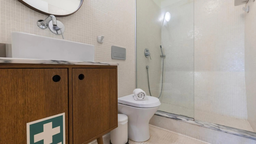 Trendy, Vintage with Castle View Apartment 44 by Lisbonne Collection