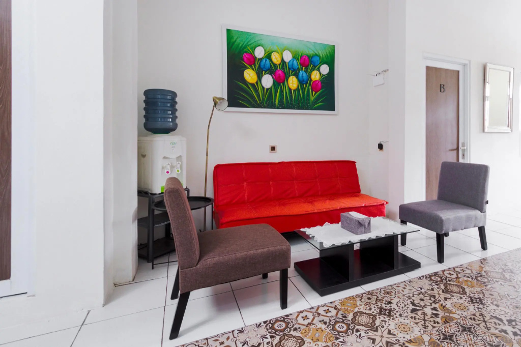 OYO 2975 House Of Mahira Syariah