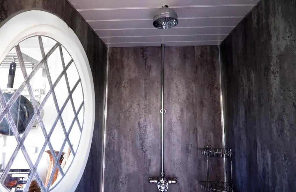 Extraordinary Huts Ltd