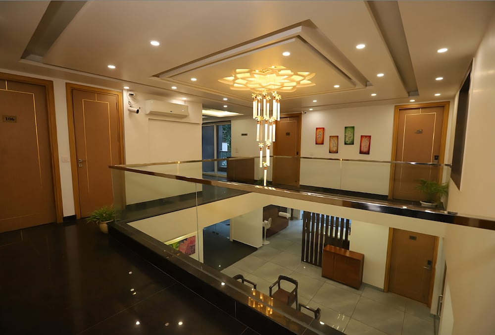 Hotel Keshav Residency - Medicity Gurugram, near Medanta Hospital, Pure Vegetarian