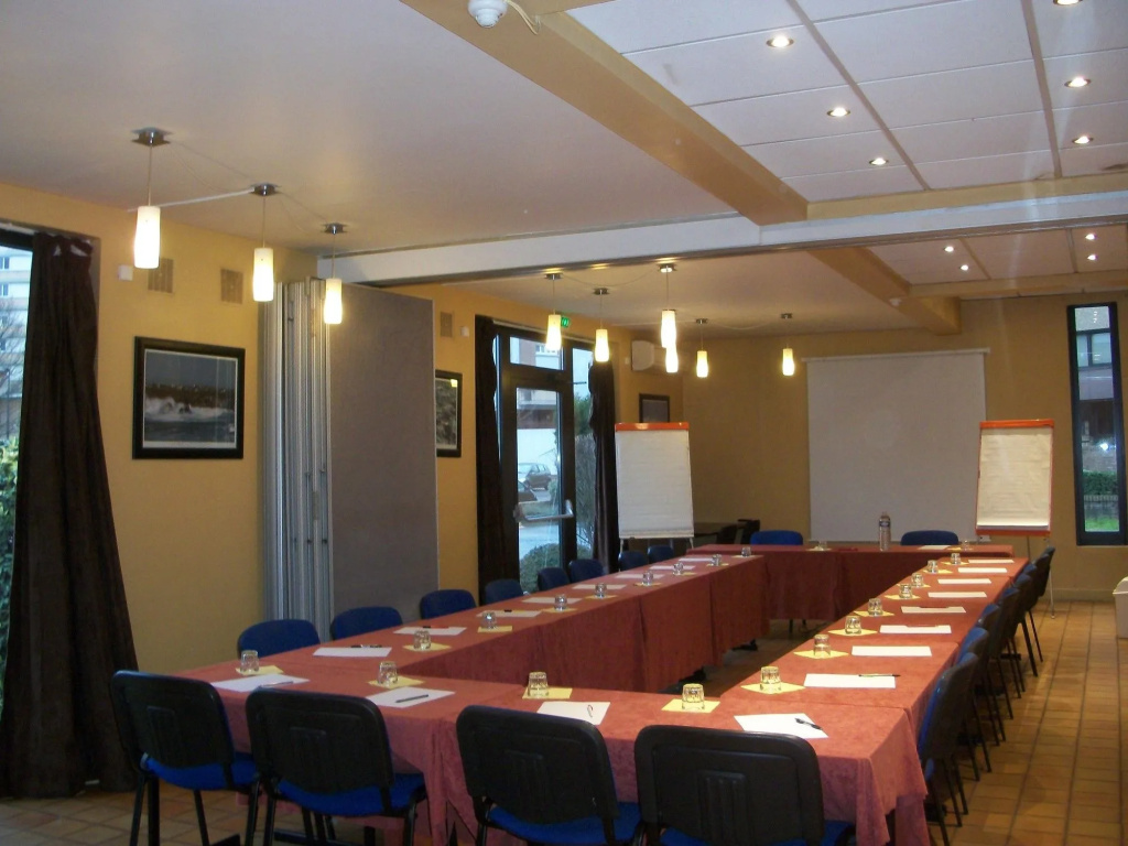 Central Hotel