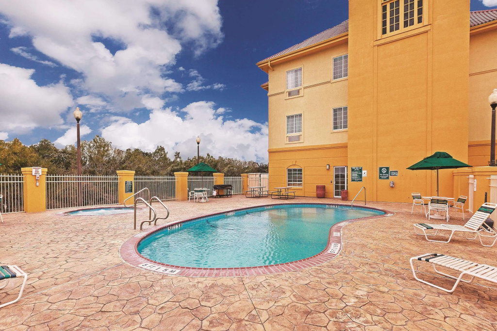 La Quinta Inn & Suites by Wyndham Corpus Christi Northwest