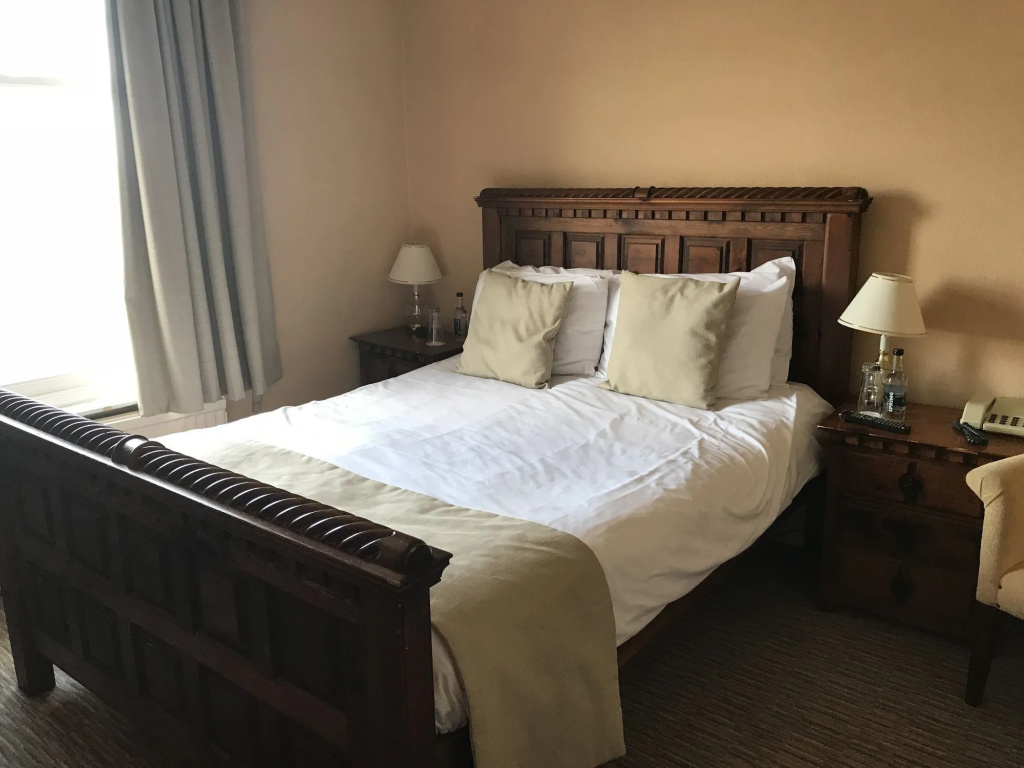 Pier Hotel