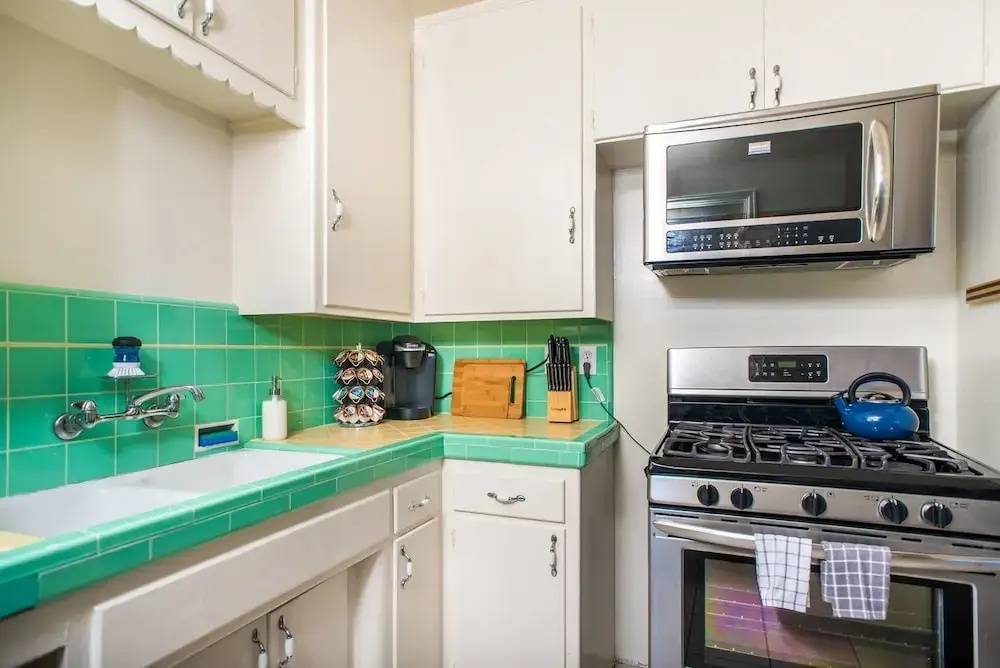 Stylish 2br/1ba in the Heart of PB by Domio