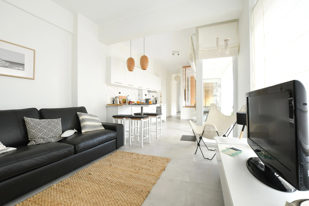 Ammos Suite